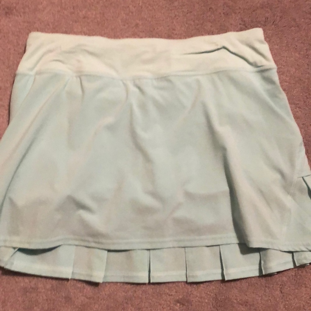 Lululemon Size 6 Tall skirt Light Blue